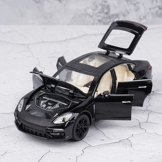 1:24 Diecast Porsche Panamera Model Car With Smoke